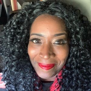 Meet your Posher, Shantika
